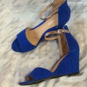Report Heels